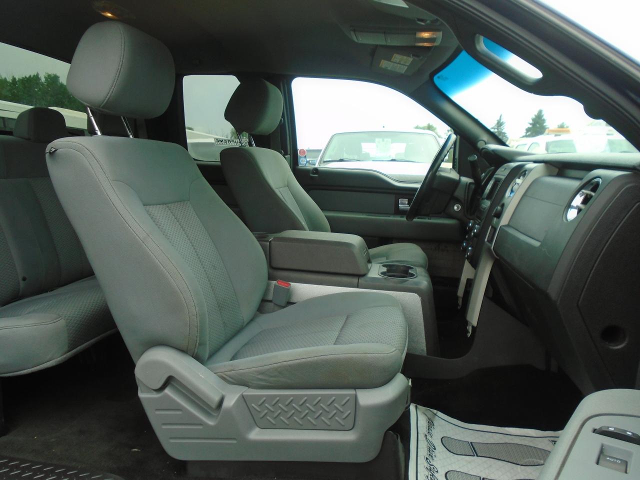 2013 Ford F-150 4WD SuperCab 145  Lariat - Photo #18