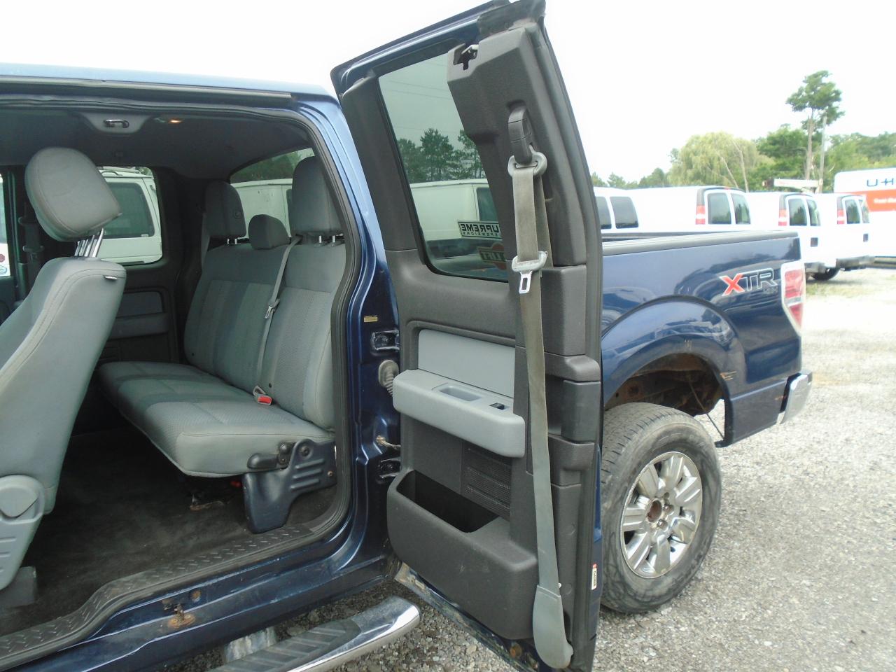 2013 Ford F-150 4WD SuperCab 145  Lariat - Photo #21