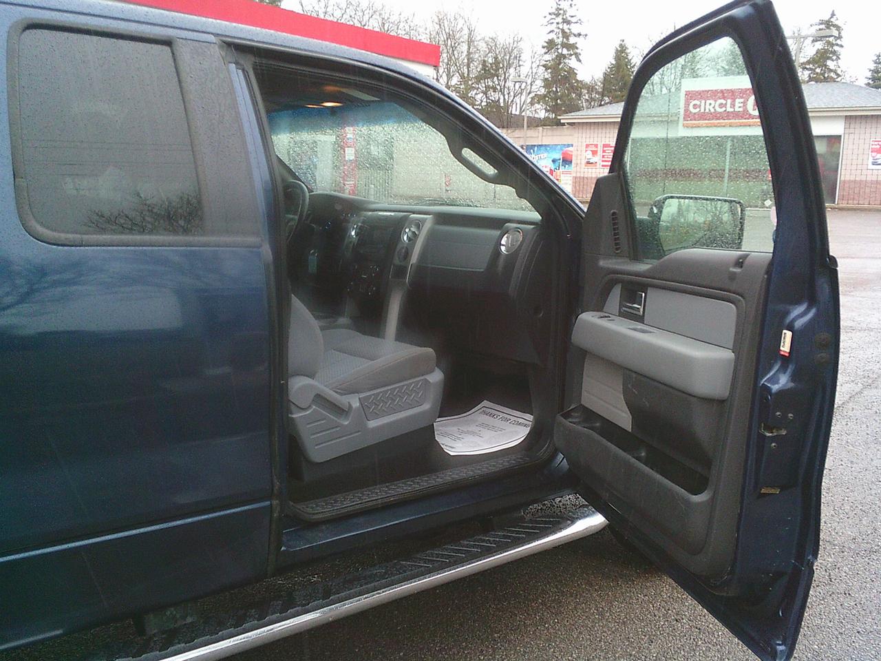 2013 Ford F-150 4WD SuperCab XLT Lariat Photo