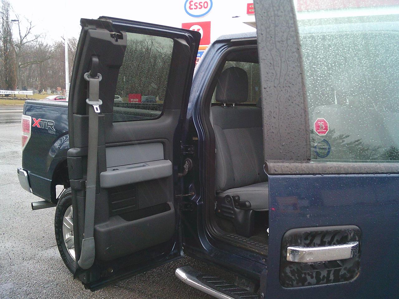 2013 Ford F-150 4WD SuperCab XLT Lariat Photo