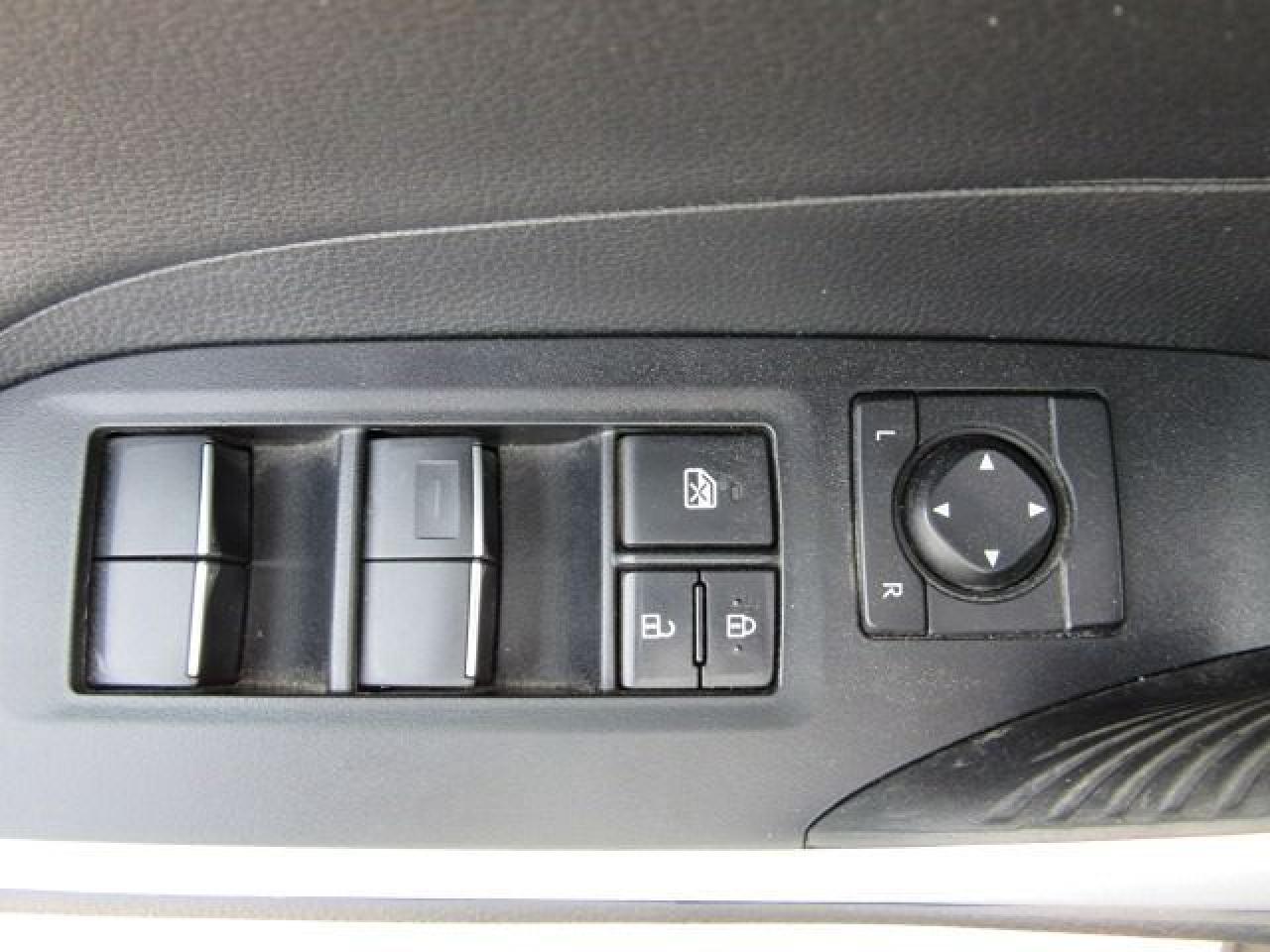 2021 Toyota RAV4 Hybrid XSE - Photo #11