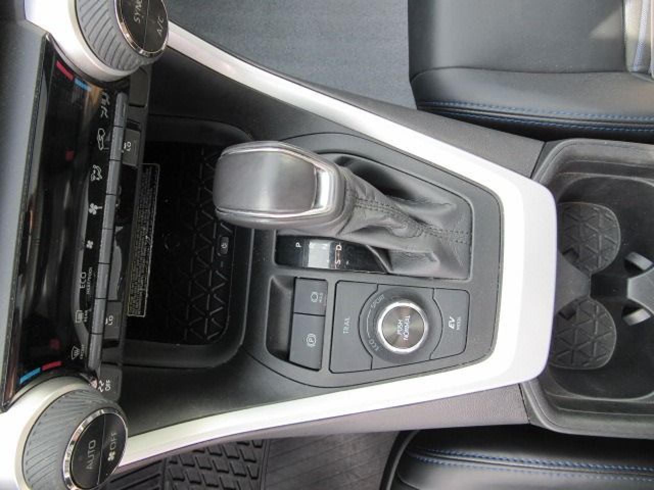 2021 Toyota RAV4 Hybrid XSE - Photo #16