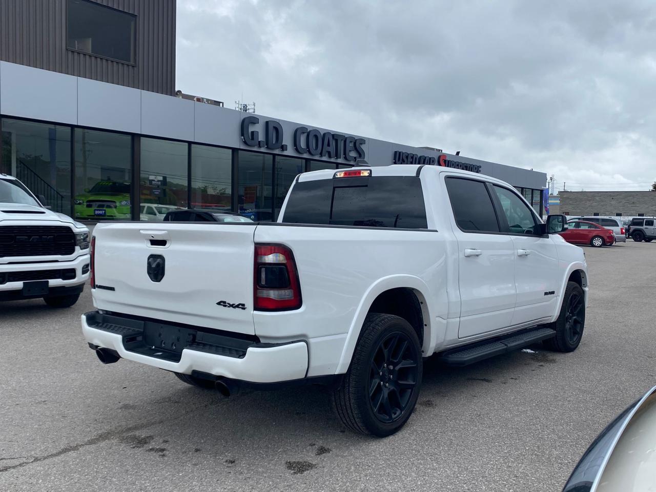 2022 RAM 1500 Laramie Crew Cab 4x4 ~Nav ~Leather ~Harman/Kardon Photo3