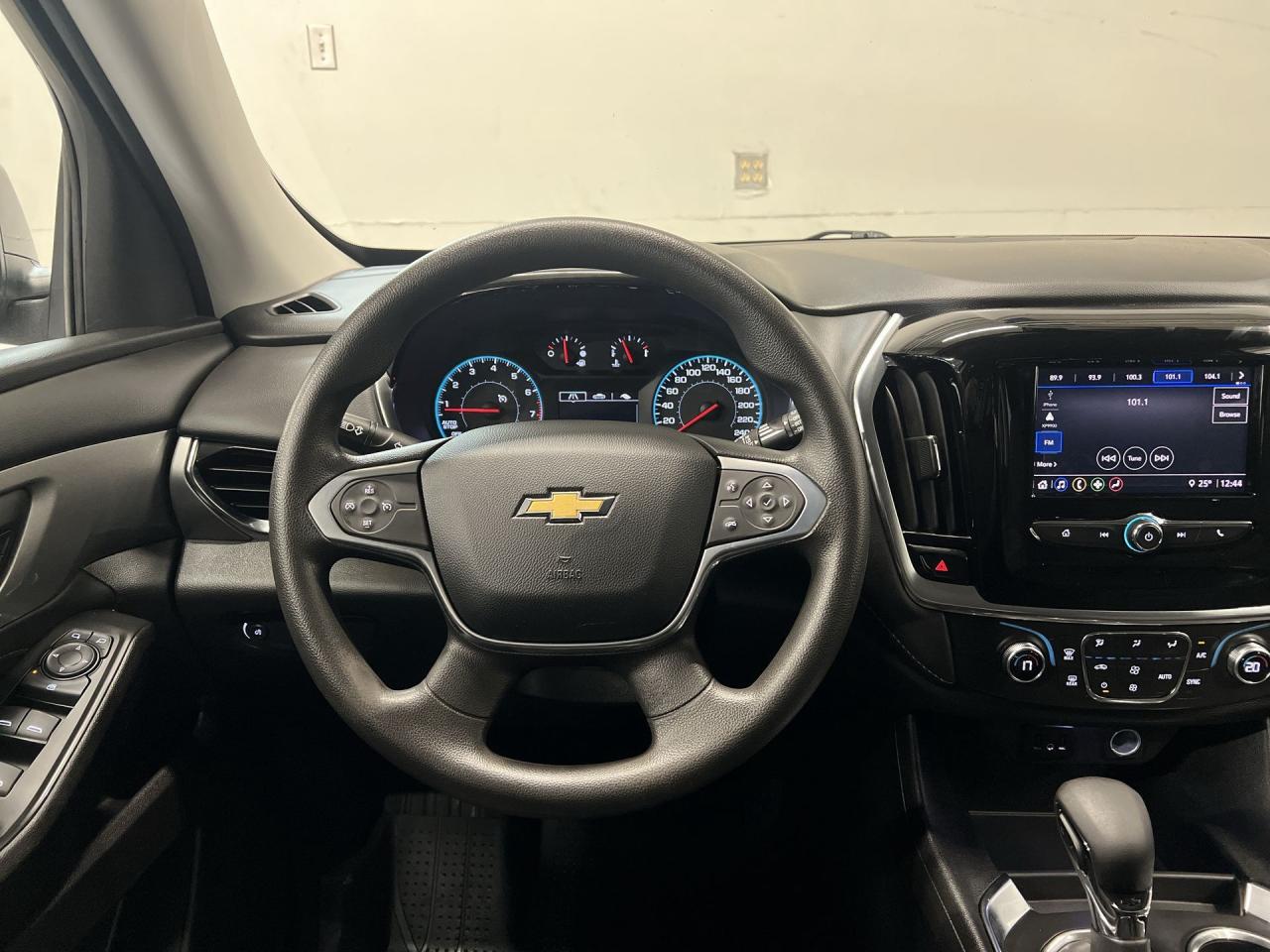 2021 Chevrolet Traverse AWD | 8-PASS |310HP 3.6L V6 | CARPLAY|18IN ALLOYS Photo