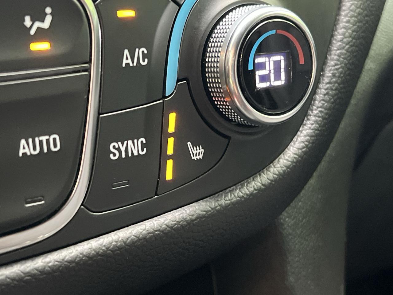 2022 Chevrolet Equinox LT AWD | ONLY 33,000KMS! | HTD SEATS | CARPLAY Photo