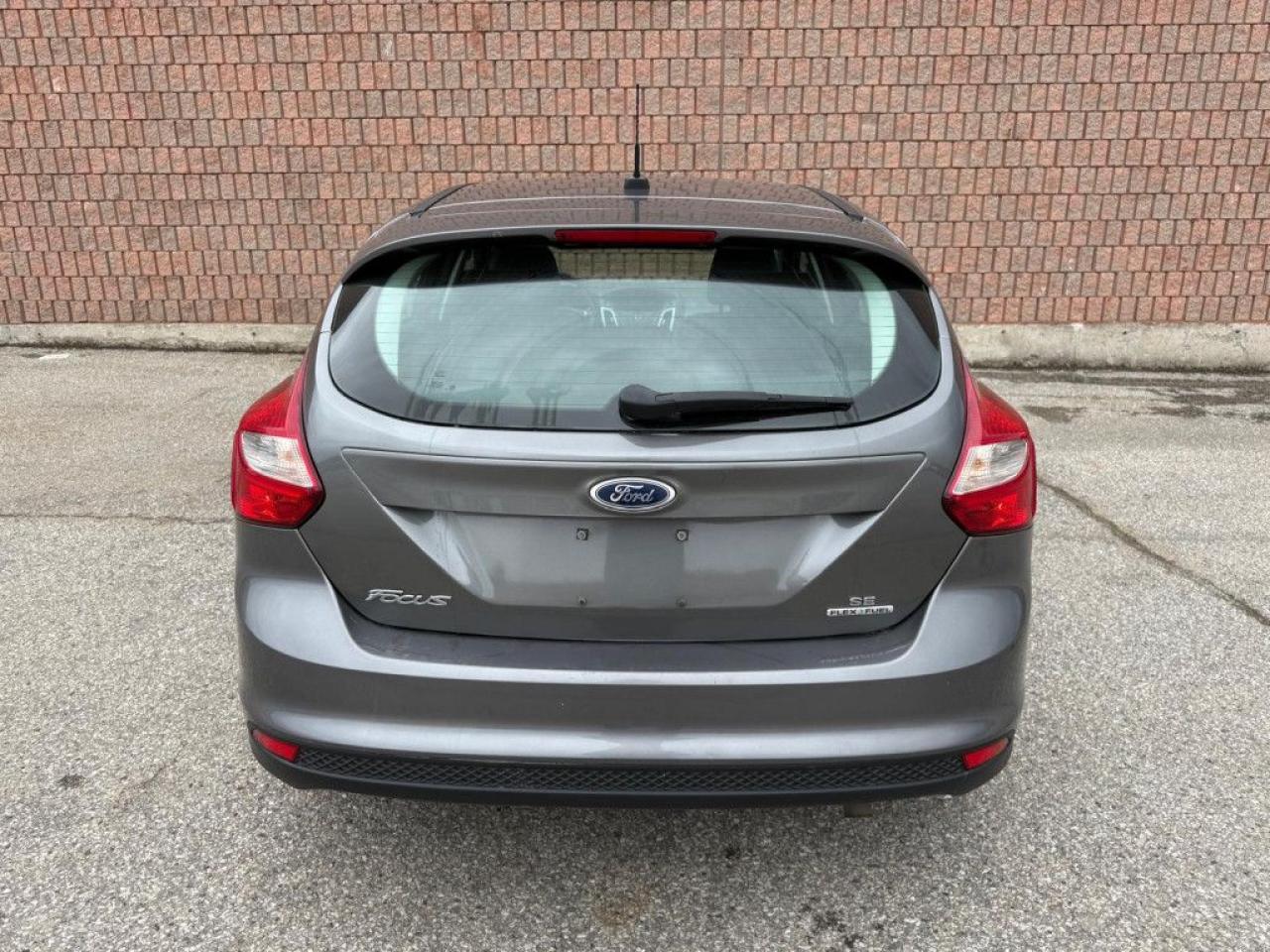 2014 Ford Focus SE | CLEAN CARFAX | LOW KMS | BLUETOOTH | HEATED SEATS | - Photo #6