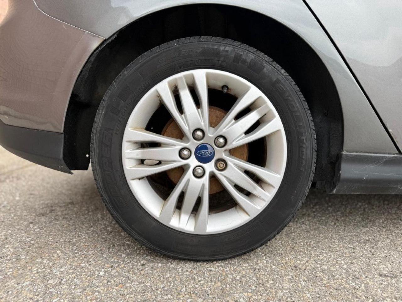 2014 Ford Focus SE | CLEAN CARFAX | LOW KMS | BLUETOOTH | HEATED SEATS | - Photo #11