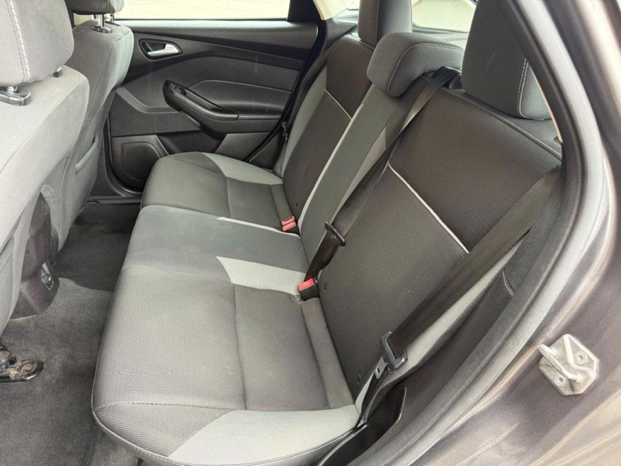 2014 Ford Focus SE | CLEAN CARFAX | LOW KMS | BLUETOOTH | HEATED SEATS | - Photo #14