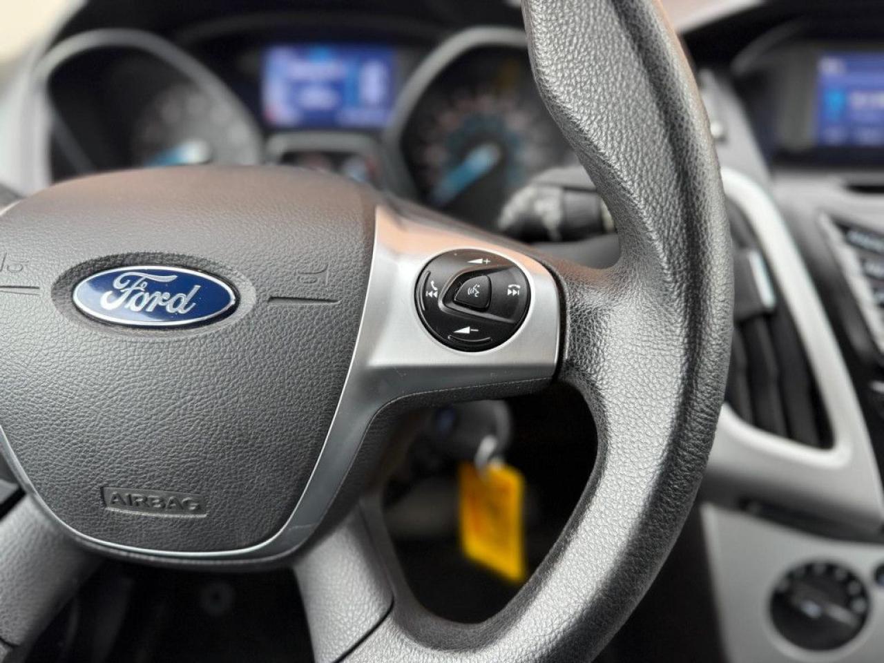 2014 Ford Focus SE | CLEAN CARFAX | LOW KMS | BLUETOOTH | HEATED SEATS | - Photo #19