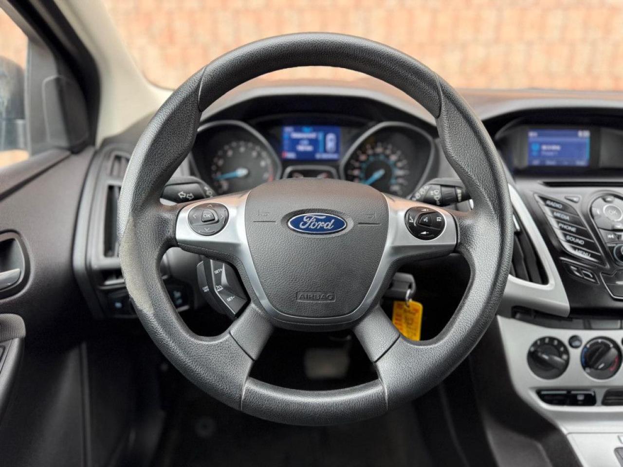 2014 Ford Focus SE | CLEAN CARFAX | LOW KMS | BLUETOOTH | HEATED SEATS | - Photo #18