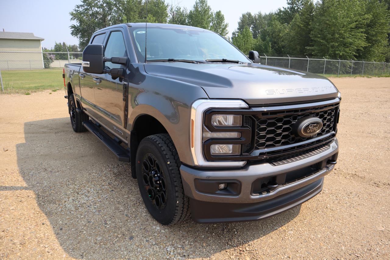 2025 Ford F-350 Super Duty SRW Lariat Photo