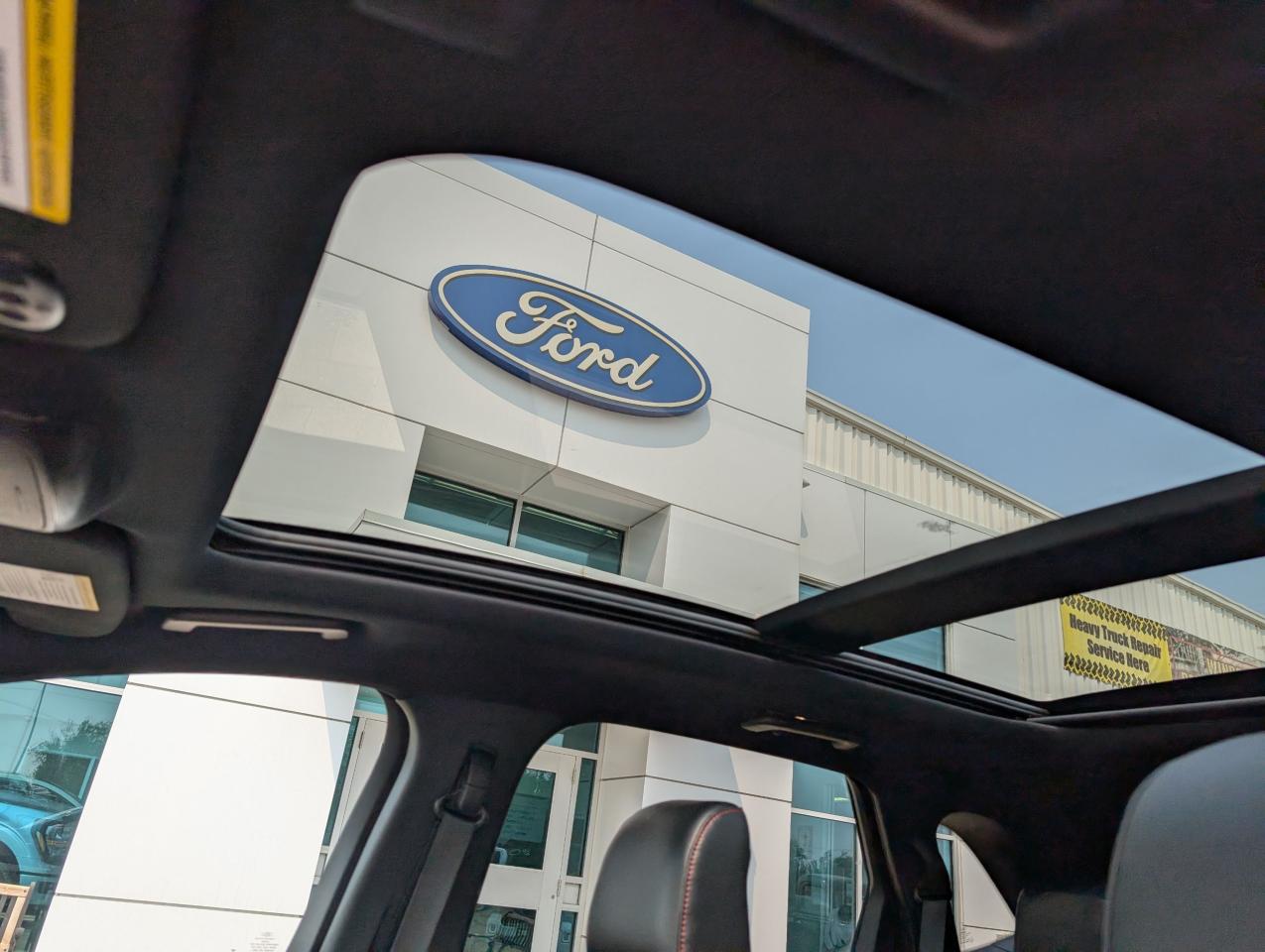 2024 Ford Edge ST Line Photo5