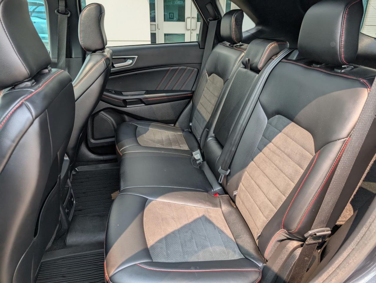 2024 Ford Edge ST Line Photo5