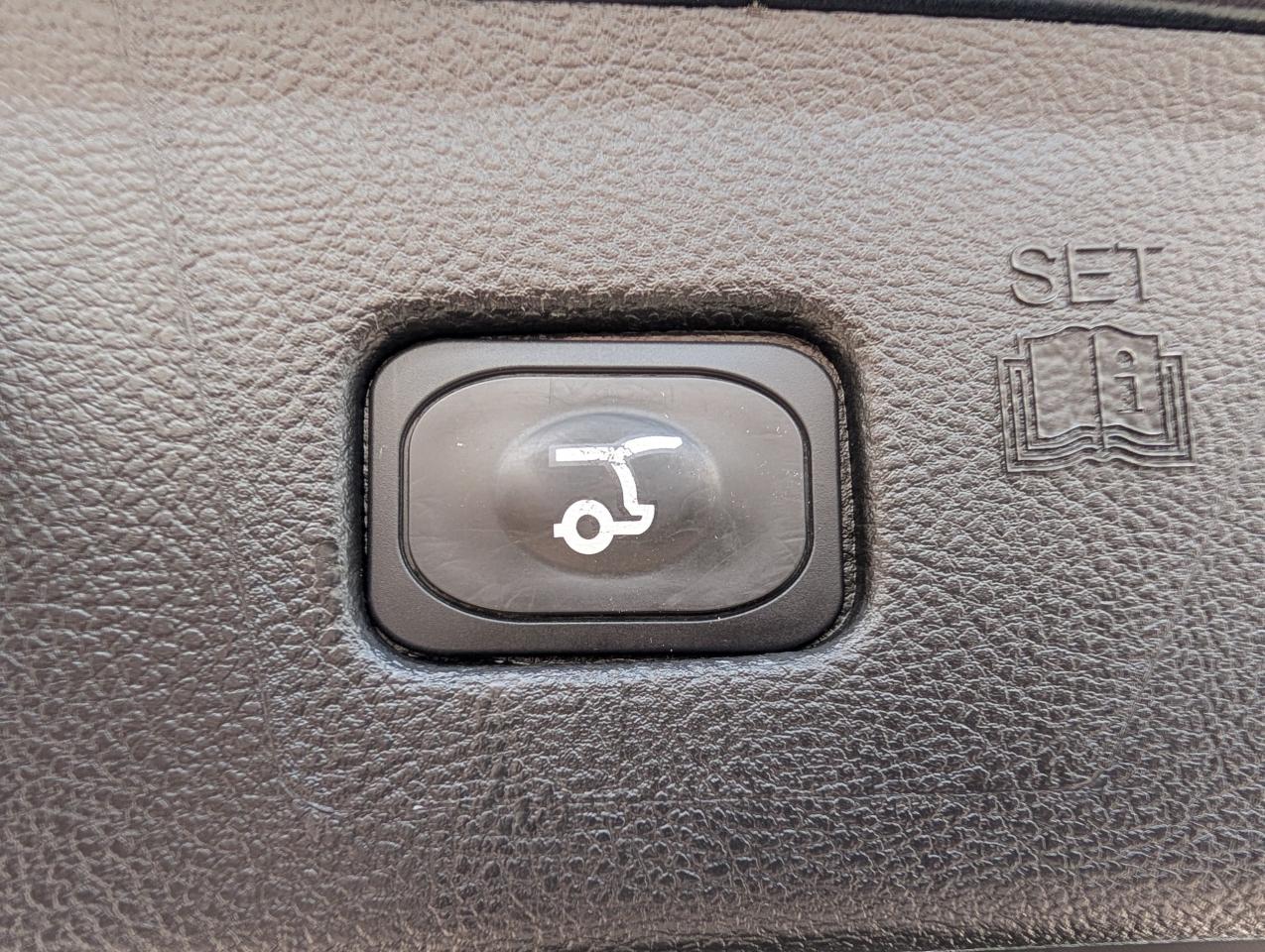 2024 Ford Edge ST Line Photo5