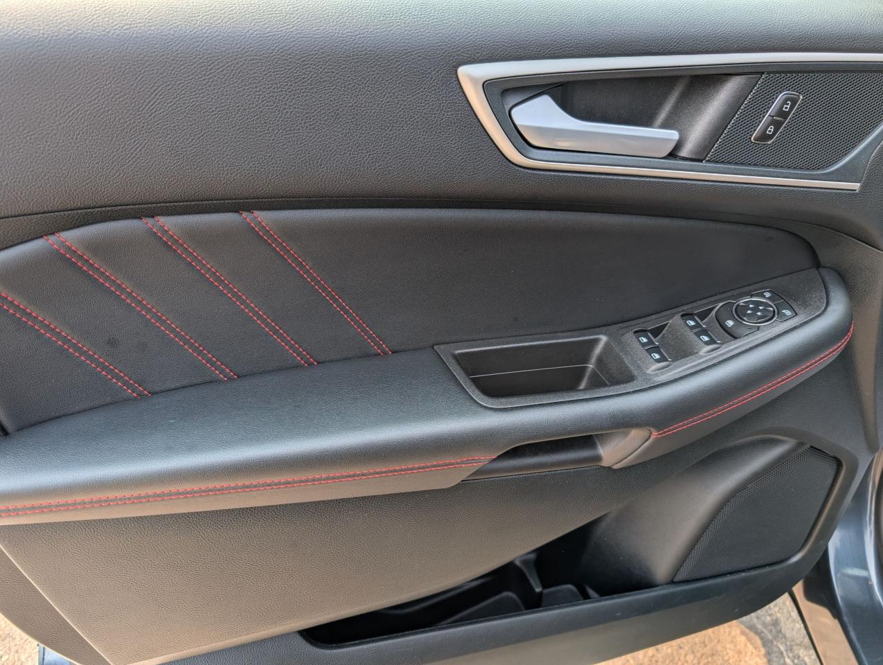 2024 Ford Edge ST Line Photo5