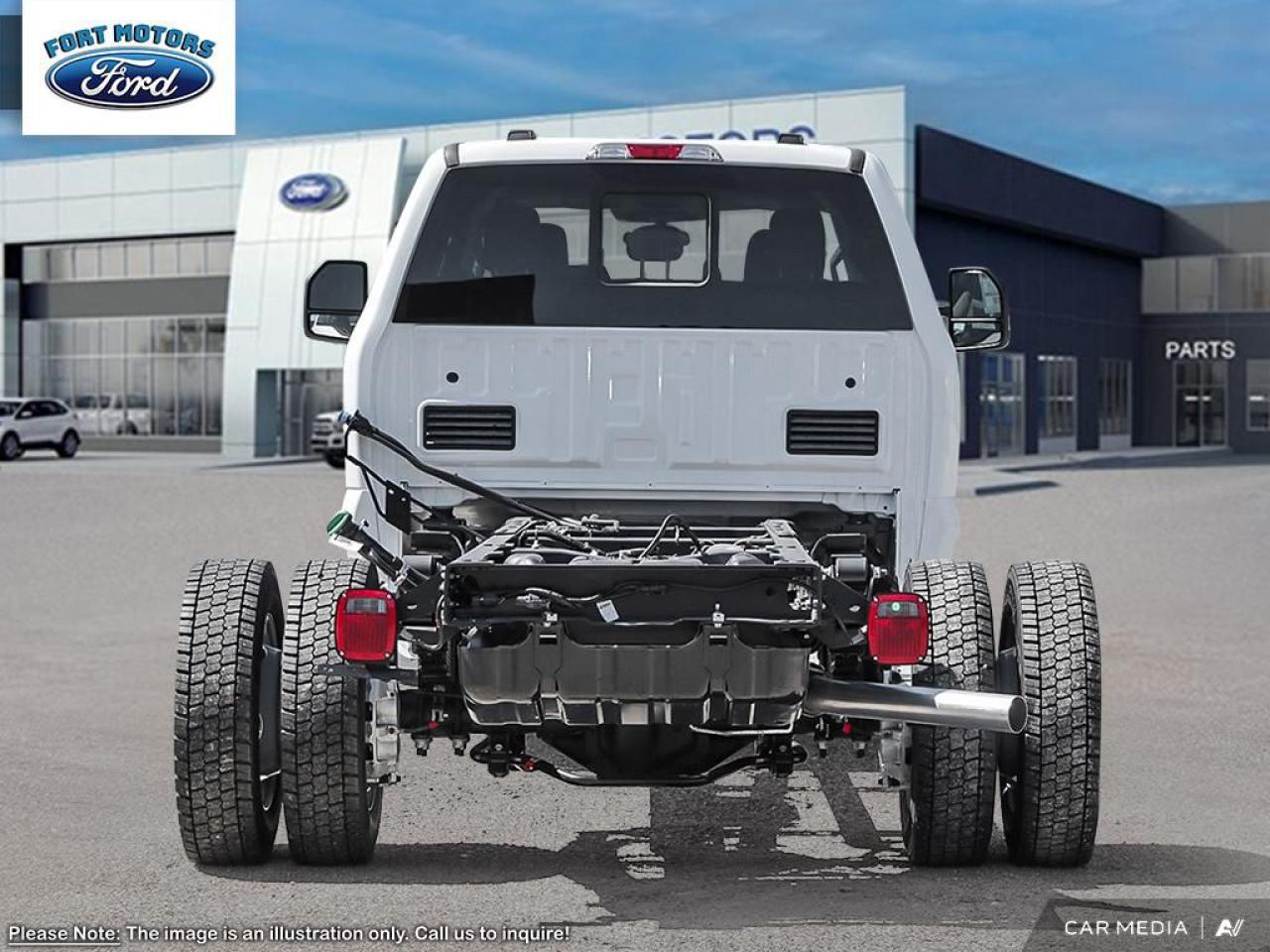 2025 Ford Chassis Cab F-550® XLT Photo4