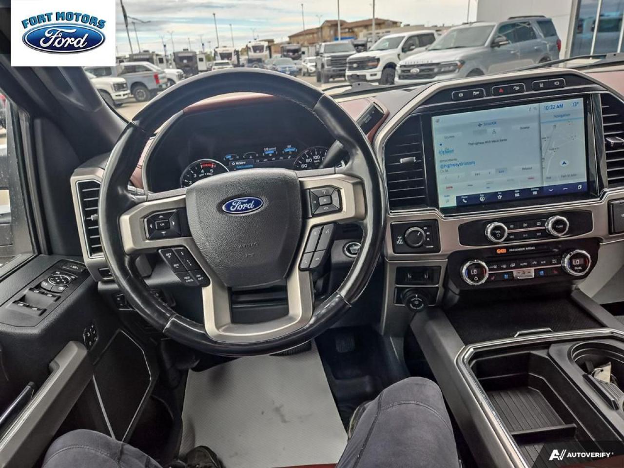 2022 Ford F-350 4X4 CREW CAB PICKUP/ Photo5