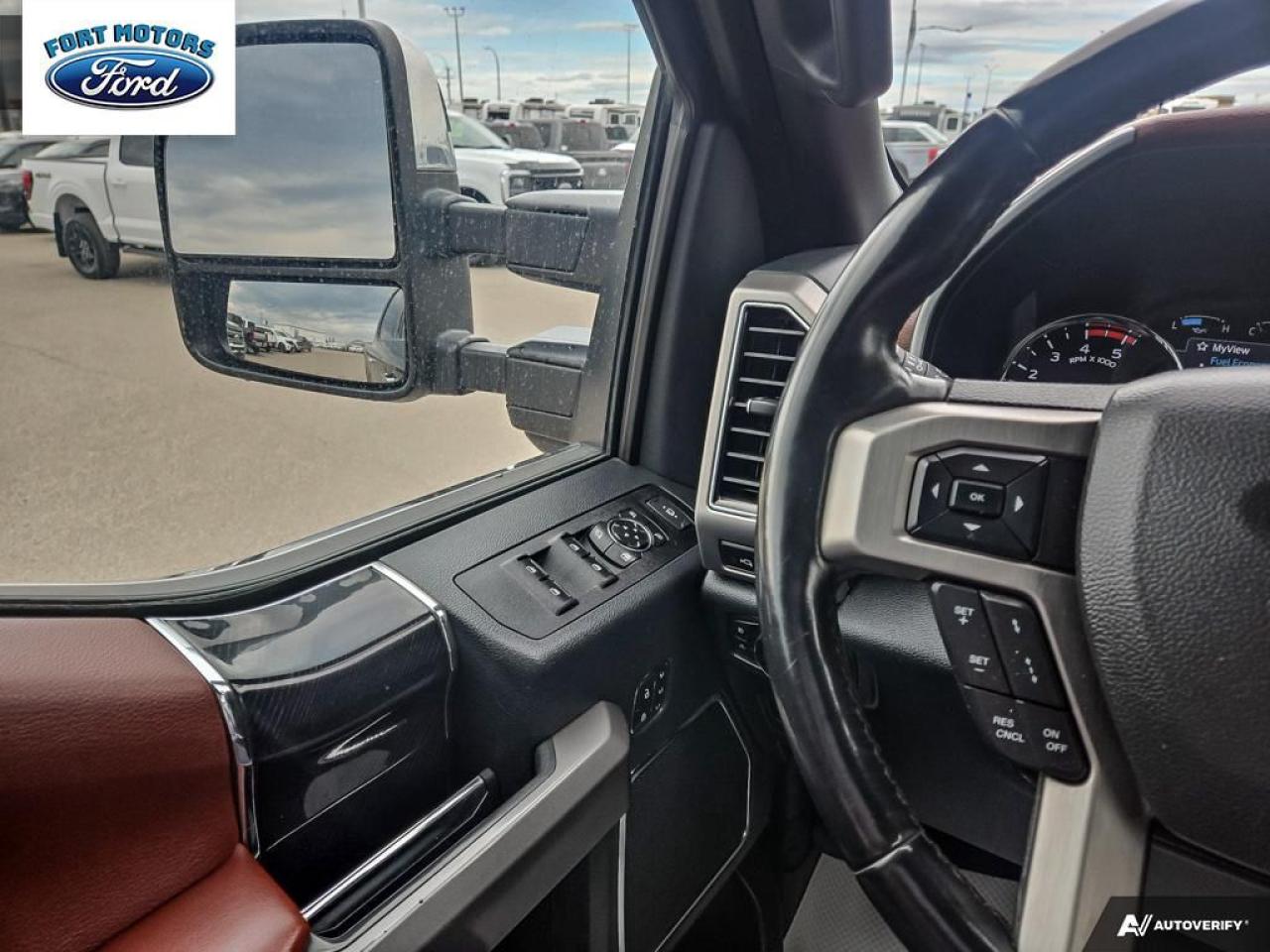 2022 Ford F-350 4X4 CREW CAB PICKUP/ Photo5