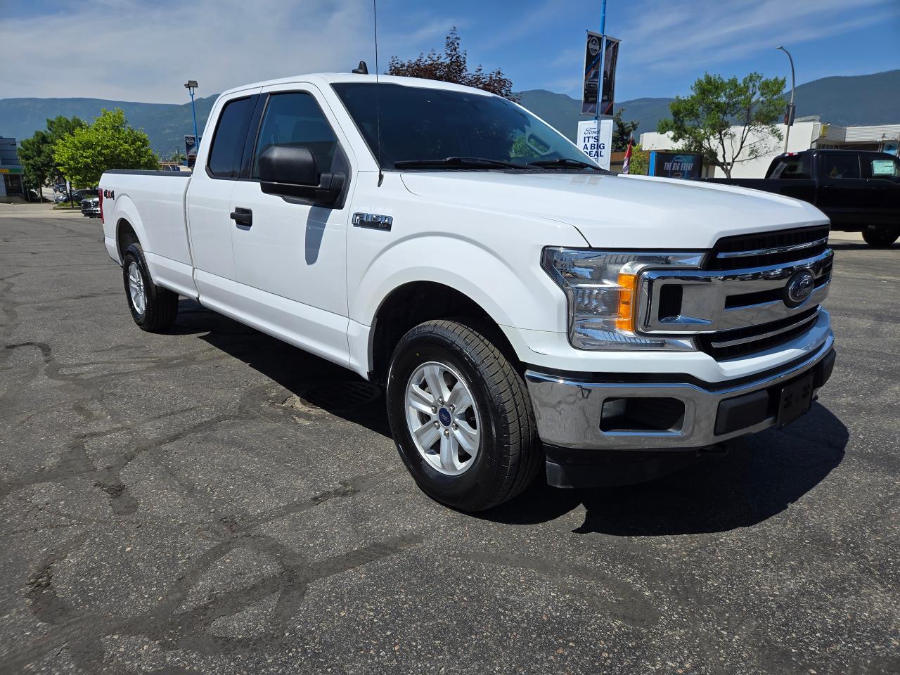 2019 Ford F-150 XLT Photo2