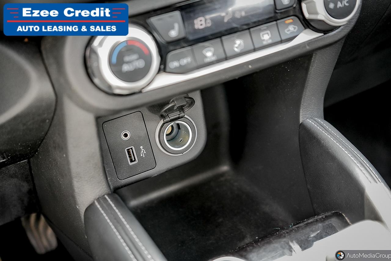 2020 Nissan Kicks SR Photo