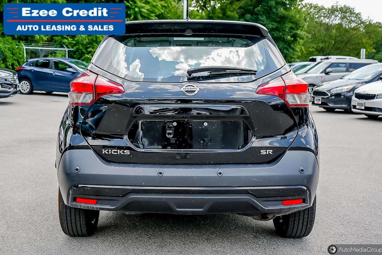 2020 Nissan Kicks SR Photo