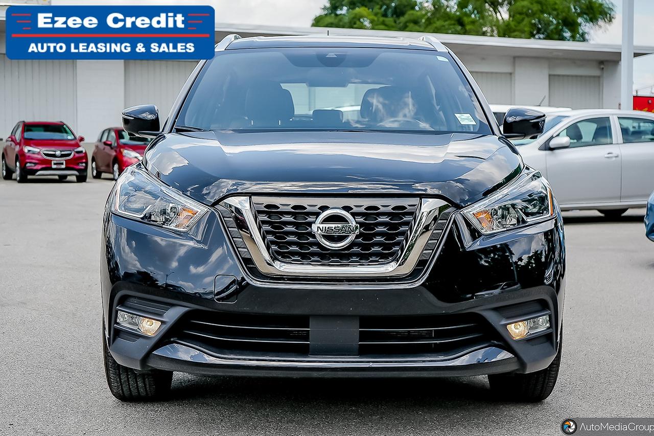 2020 Nissan Kicks SR Photo