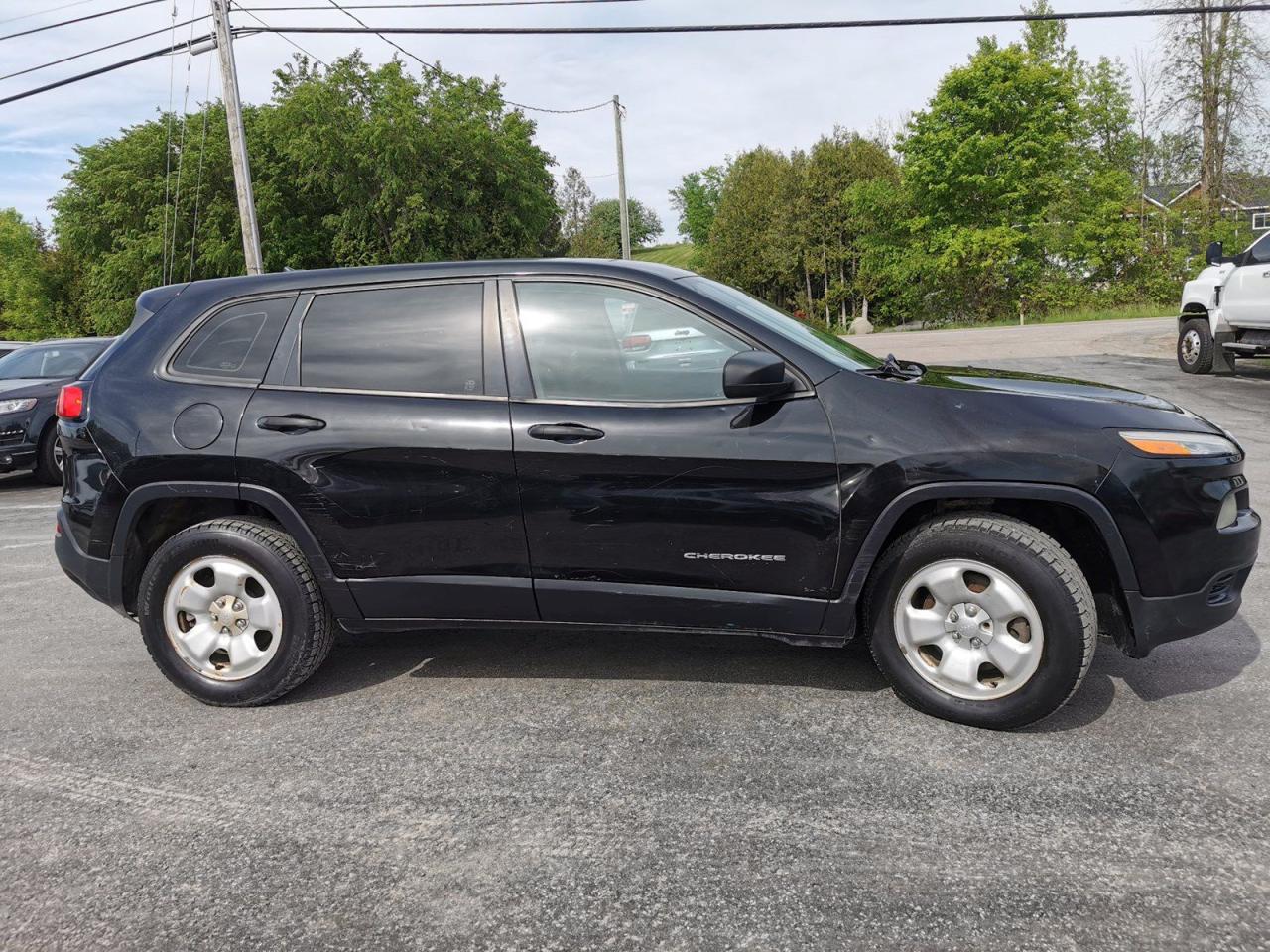 2015 Jeep Cherokee Sport - Photo #6