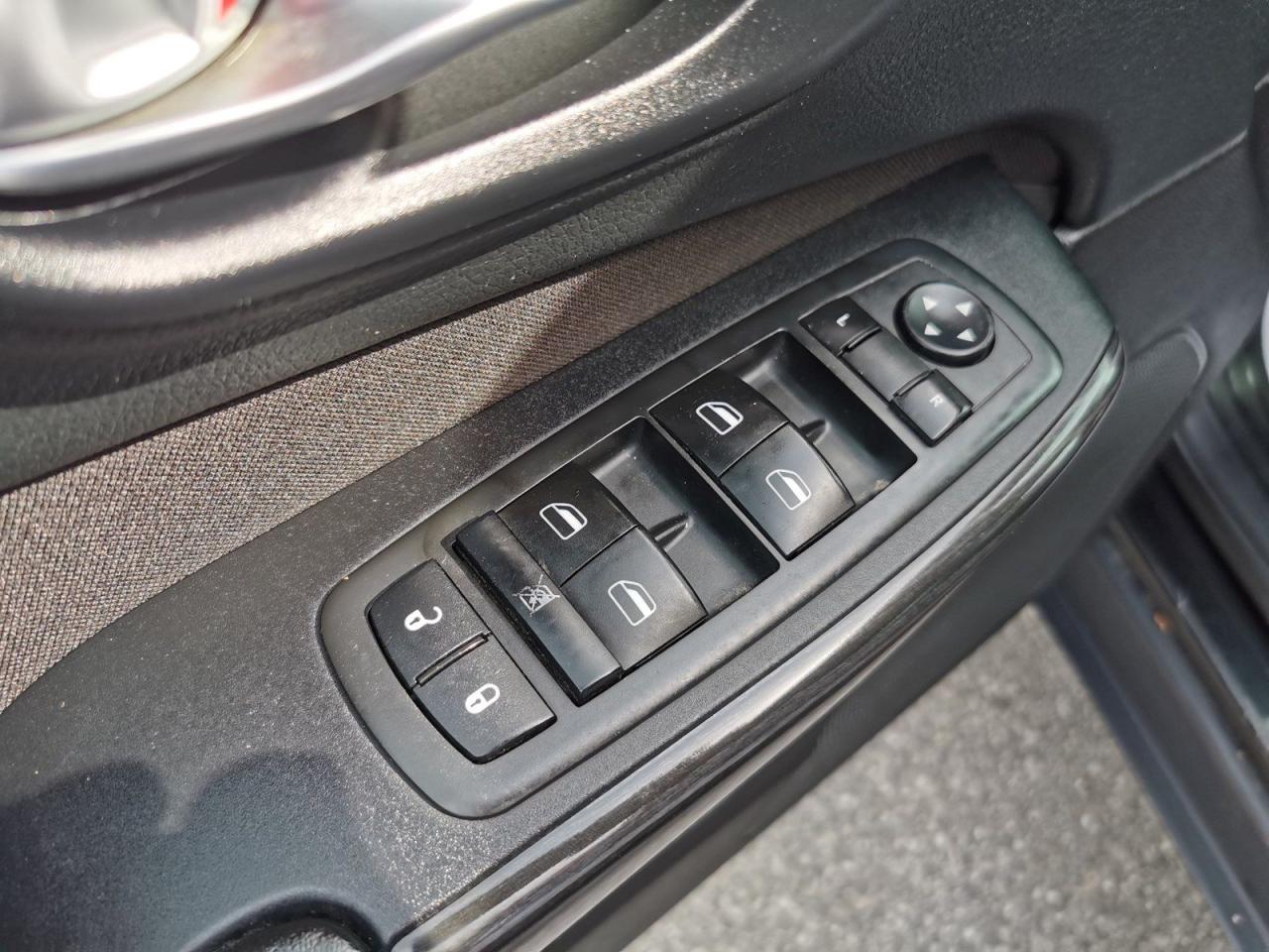 2015 Jeep Cherokee Sport - Photo #10