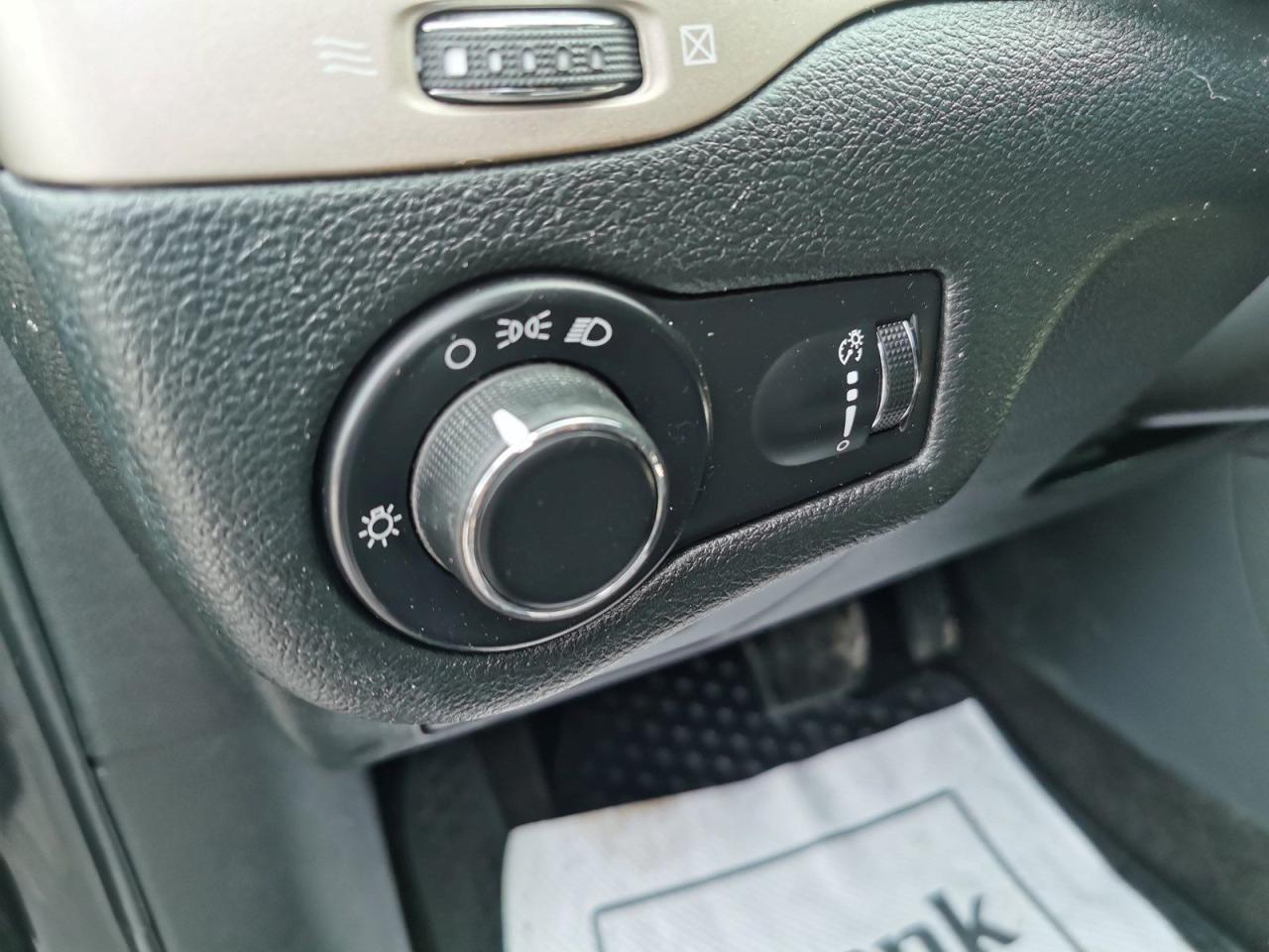 2015 Jeep Cherokee Sport - Photo #12