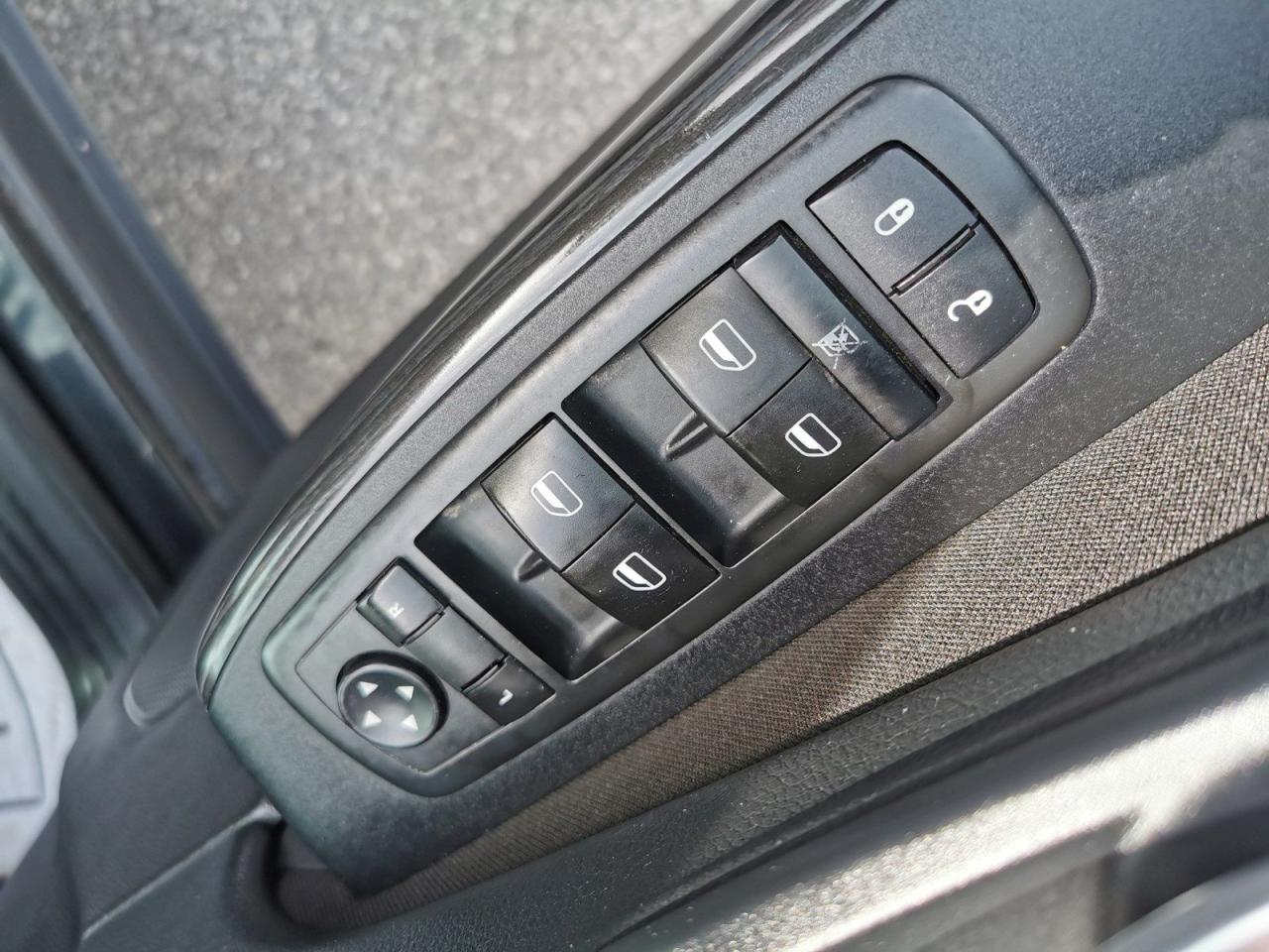 2015 Jeep Cherokee Sport - Photo #17
