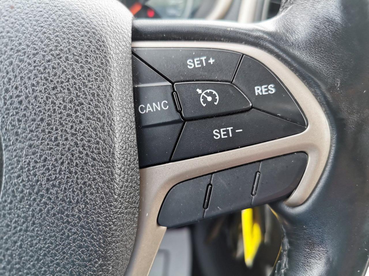 2015 Jeep Cherokee Sport - Photo #20