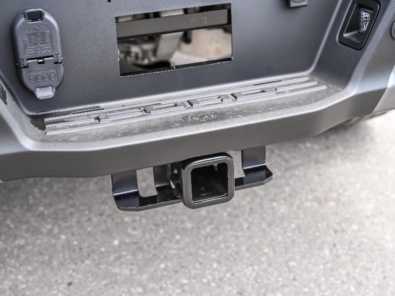 2025 Ford F-150 Lightning Flash Photo4