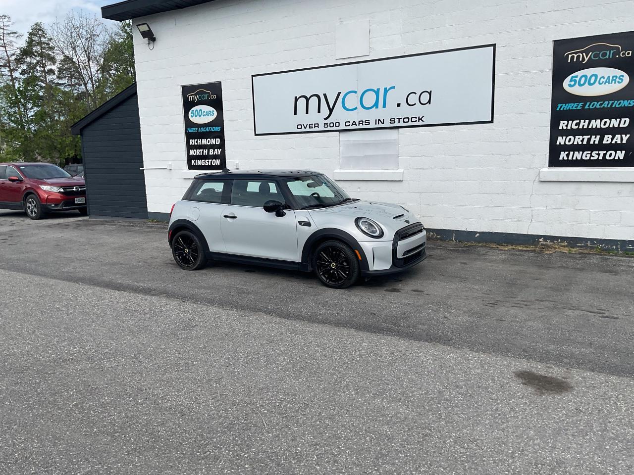 Used 2023 MINI SE 3 Door Cooper COOPER FWD HATCHBACK for sale in North Bay, ON
