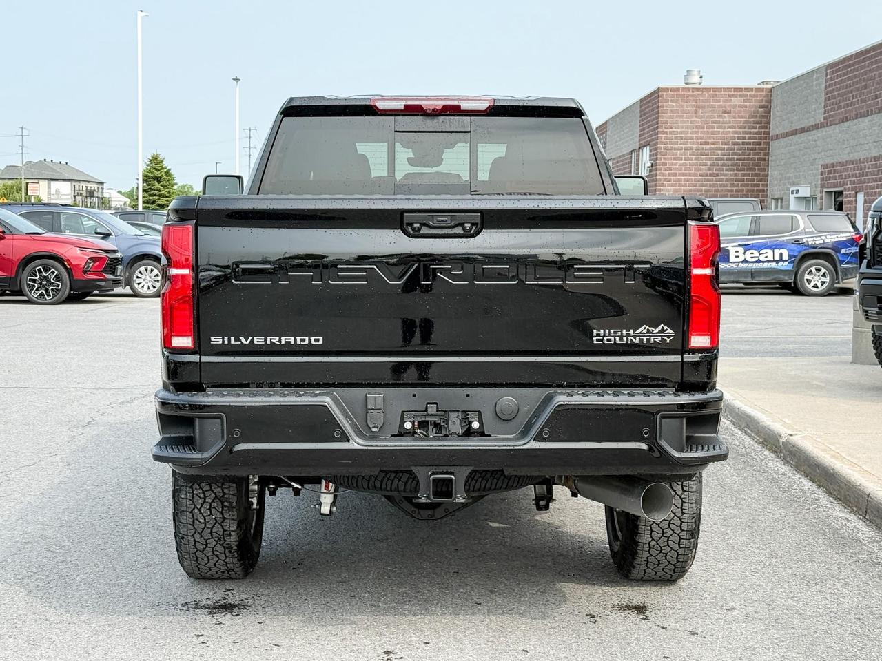 2025 Chevrolet Silverado 2500 HD High Country 6.6L DURAMAX WITH REMOTE START/ENTRY, SUNROOF, HEATED SEATS, HEATED STEERING WHEEL, VENTILATED SEATS, BOSE SOUND SYSTEM, POWER UP/DOWN TAILGATE Photo