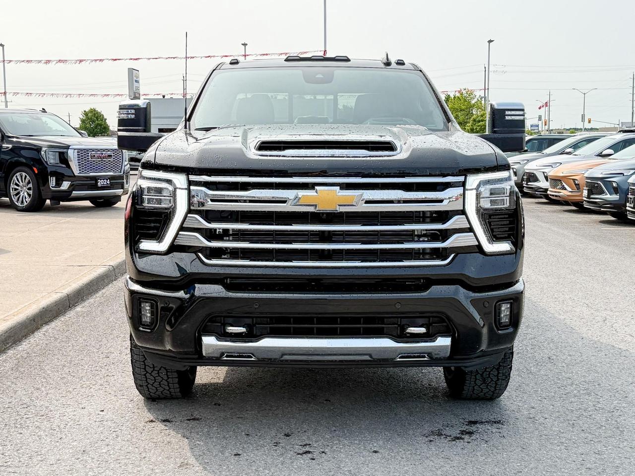 2025 Chevrolet Silverado 2500 HD High Country 6.6L DURAMAX WITH REMOTE START/ENTRY, SUNROOF, HEATED SEATS, HEATED STEERING WHEEL, VENTILATED SEATS, BOSE SOUND SYSTEM, POWER UP/DOWN TAILGATE Photo