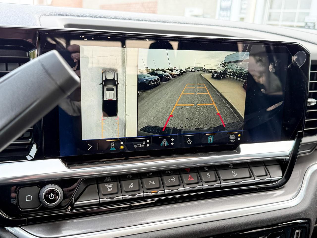 2025 Chevrolet Silverado 2500 HD High Country 6.6L DURAMAX WITH REMOTE START/ENTRY, SUNROOF, HEATED SEATS, HEATED STEERING WHEEL, VENTILATED SEATS, BOSE SOUND SYSTEM, POWER UP/DOWN TAILGATE Photo