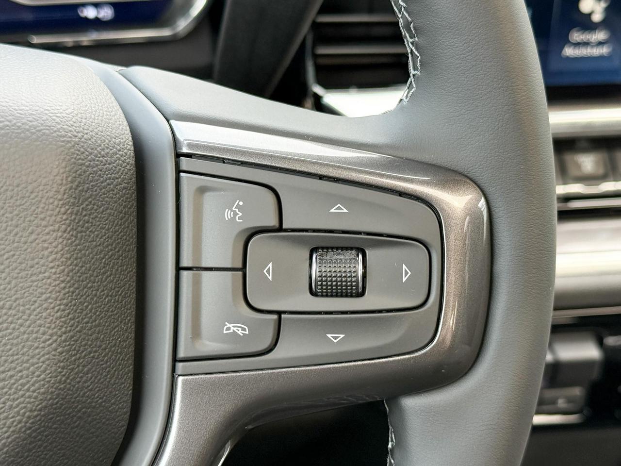 2025 Chevrolet Silverado 2500 HD High Country 6.6L DURAMAX WITH REMOTE START/ENTRY, SUNROOF, HEATED SEATS, HEATED STEERING WHEEL, VENTILATED SEATS, BOSE SOUND SYSTEM, POWER UP/DOWN TAILGATE Photo