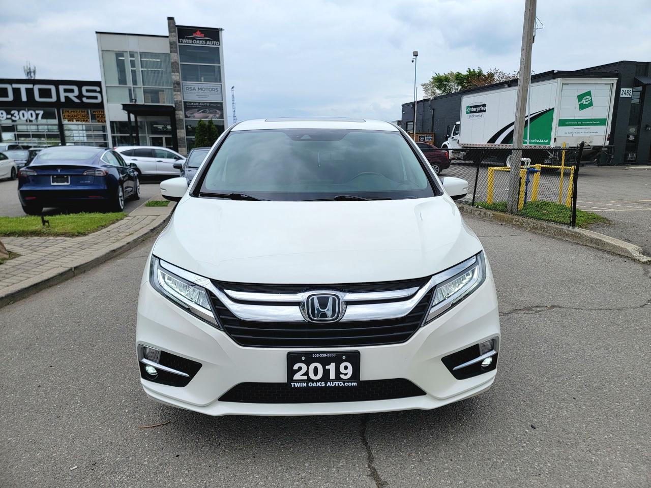 2019 Honda Odyssey Touring - Photo #2
