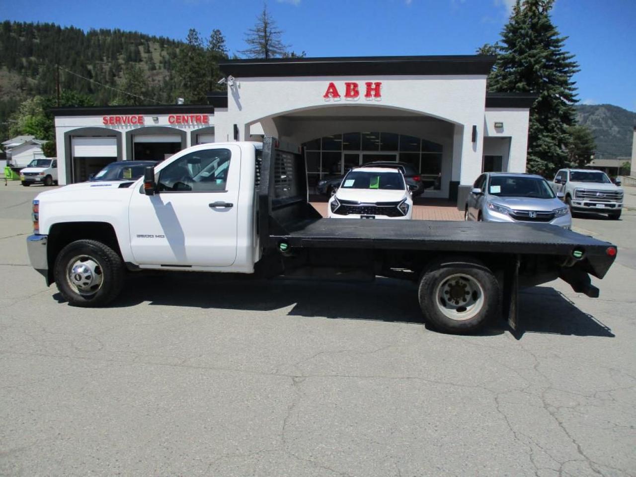 2018 Chevrolet Silverado 3500HD WT DURAMAX 4X4 Photo2