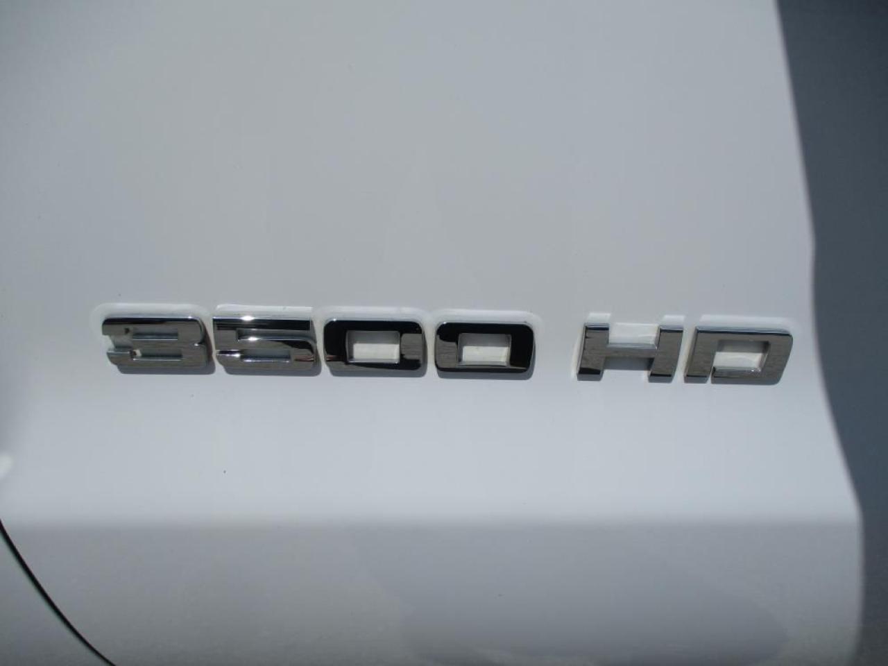 2018 Chevrolet Silverado 3500HD WT DURAMAX 4X4 Photo8