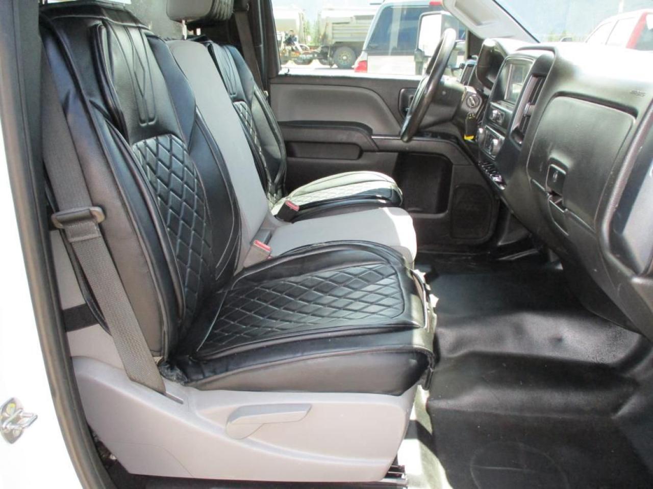 2018 Chevrolet Silverado 3500HD WT DURAMAX 4X4 Photo13