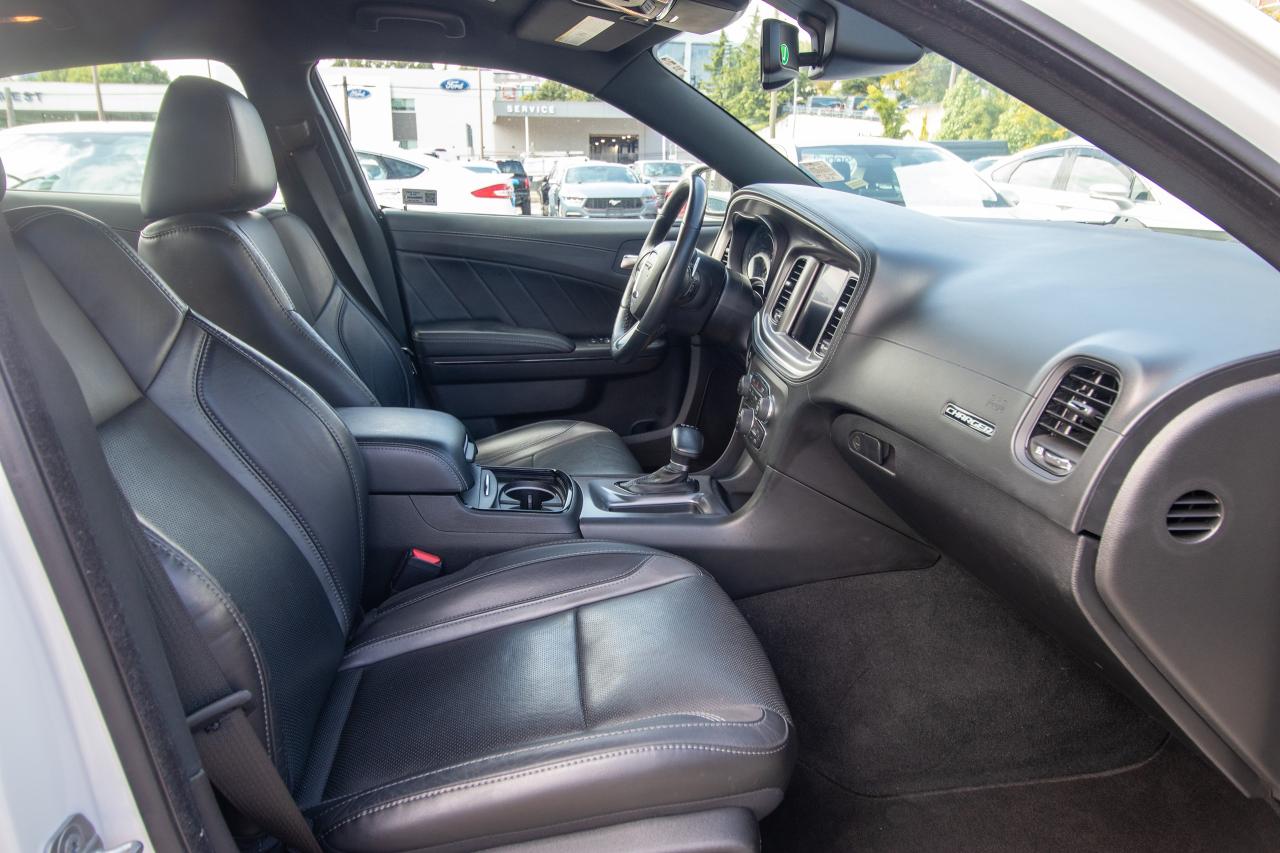 2022 Dodge Charger SXT Photo5