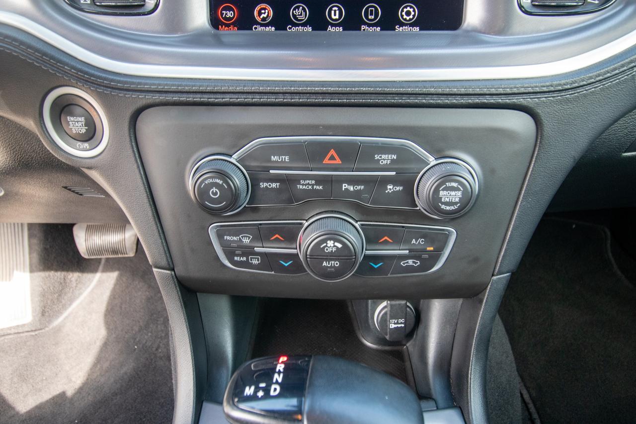 2022 Dodge Charger SXT Photo5
