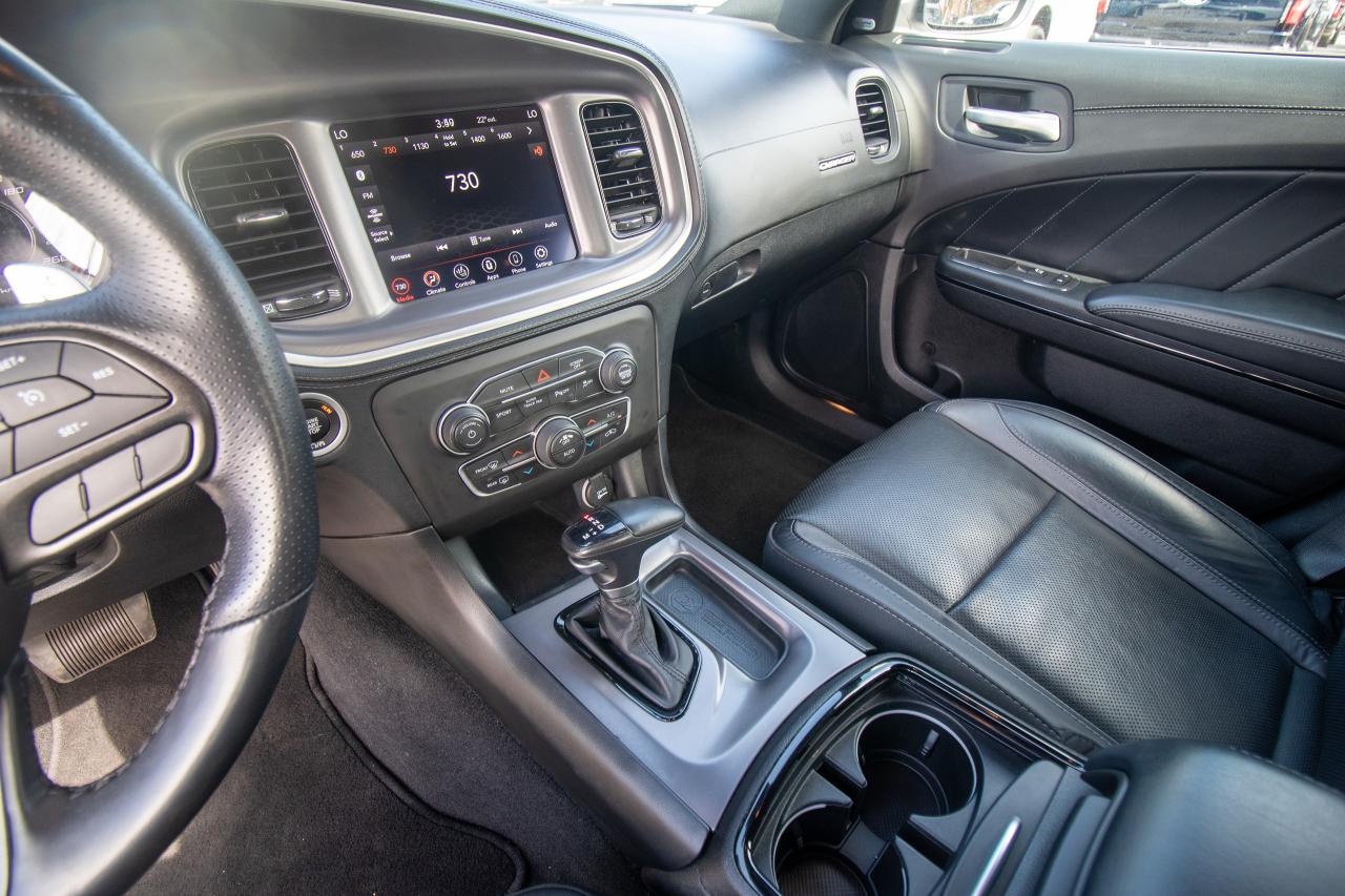 2022 Dodge Charger SXT Photo5