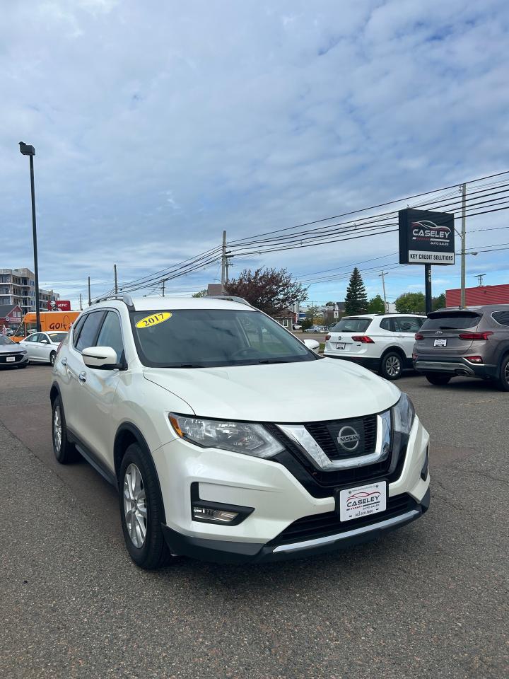 2017 Nissan Rogue SV - Photo #3