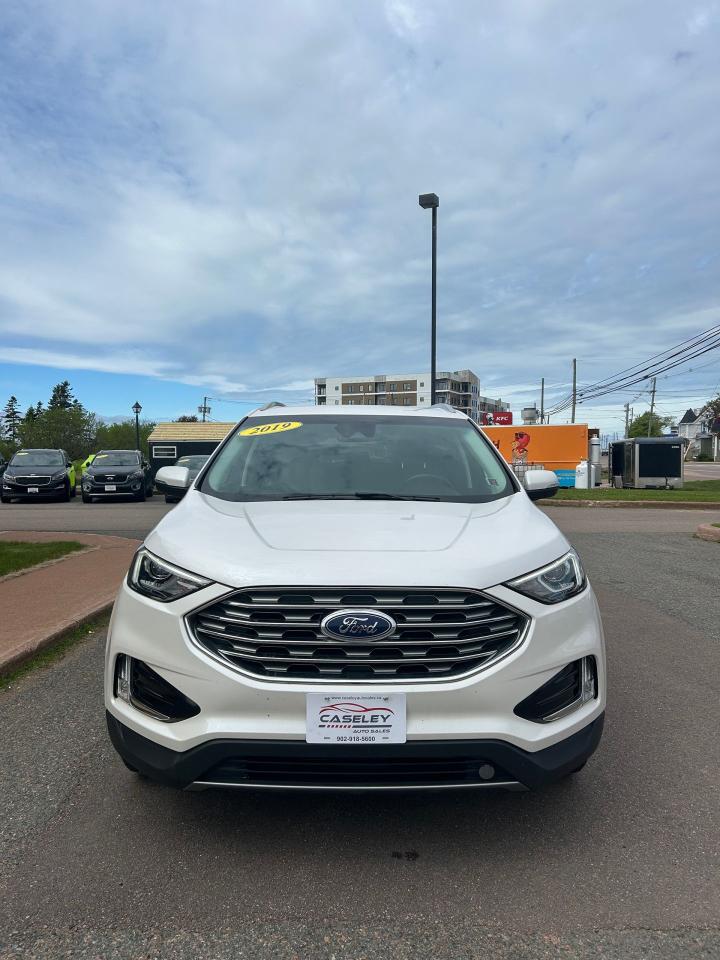 2019 Ford Edge SEL - Photo #2