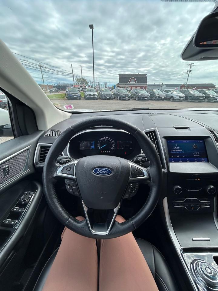 2019 Ford Edge SEL - Photo #9