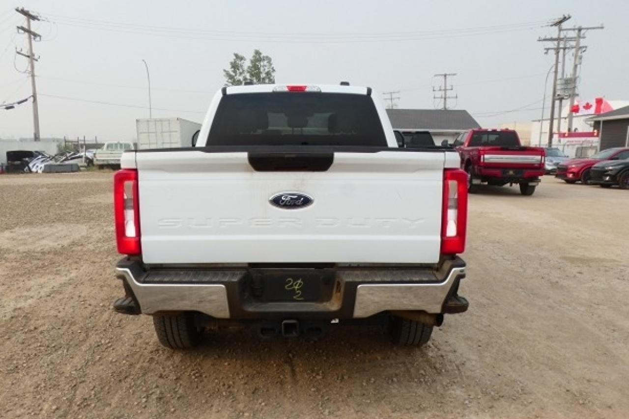 2023 Ford F-350 XLT 4WD Crew Cab 6.75' Box w/BUC - Photo #7