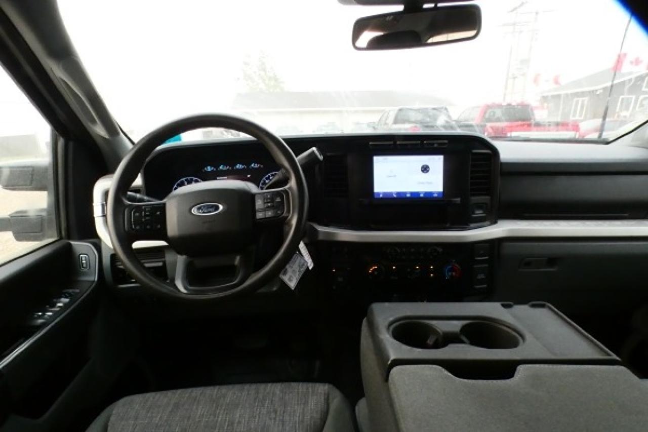 2023 Ford F-350 XLT 4WD Crew Cab 6.75' Box w/BUC - Photo #11