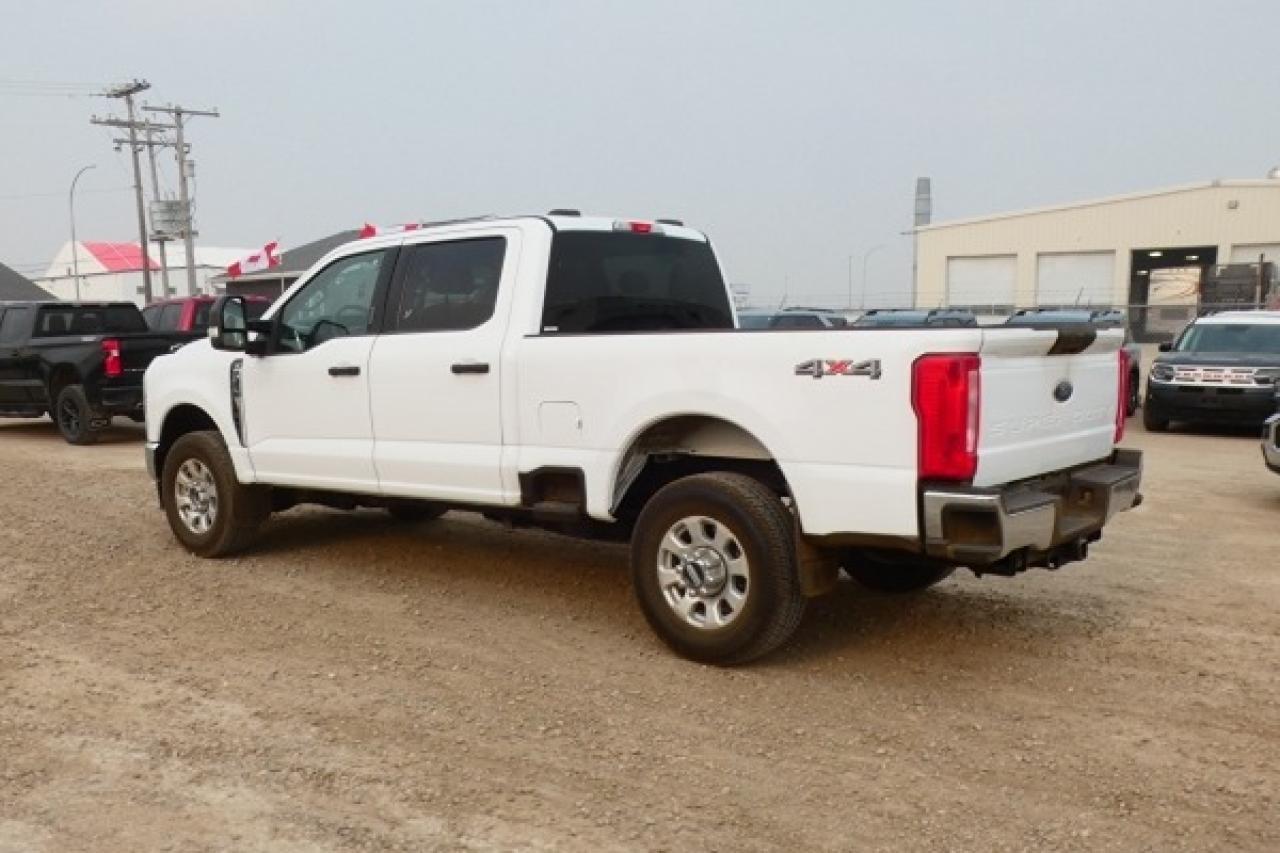 2023 Ford F-350 XLT 4WD Crew Cab 6.75' Box w/BUC - Photo #8